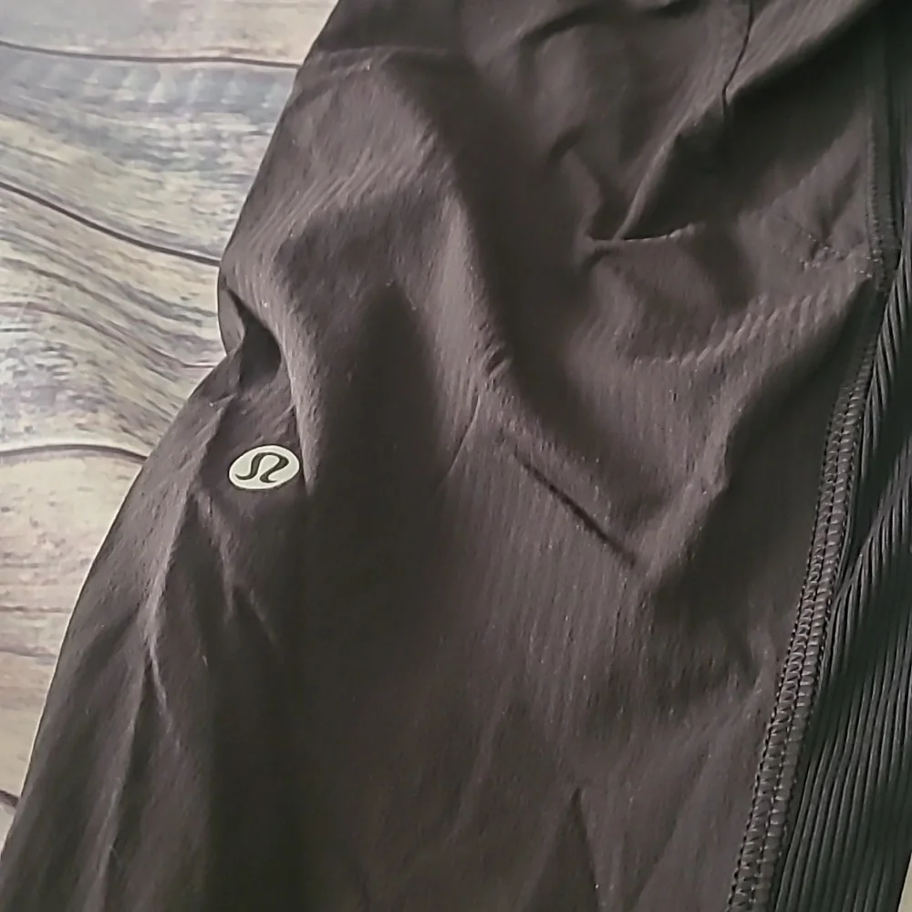 Lululemon Dance Studio Crop Size 0 Adjustable Ankles - Picture 8 of 8